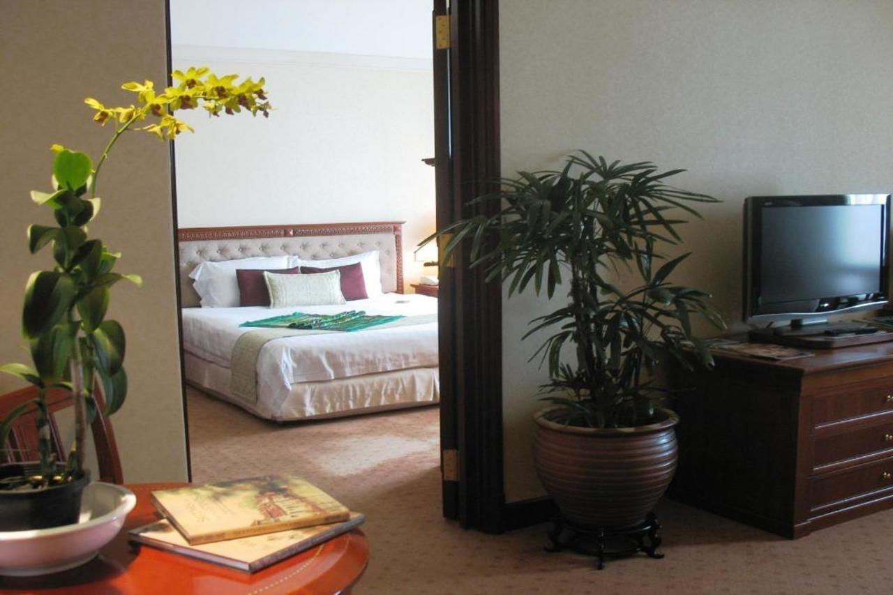Gurney Bay Hotel, A Parkroyal Partner Hotel George Town Exteriér fotografie A suite at the hotel