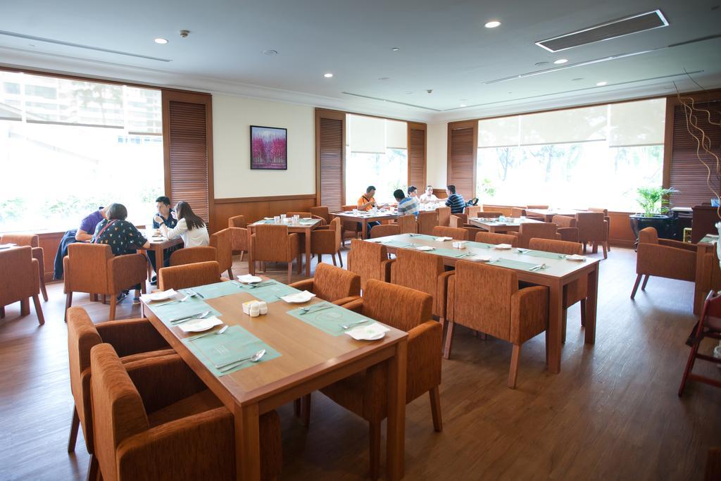 Gurney Bay Hotel, A Parkroyal Partner Hotel George Town Exteriér fotografie The dining room at the International House